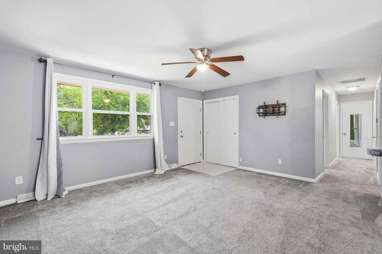6743 Amherst Rd - Photo 4 of 45
