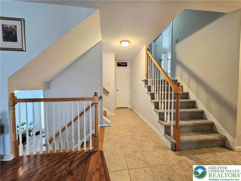 2 Tamarack Ct - Photo 5 of 30