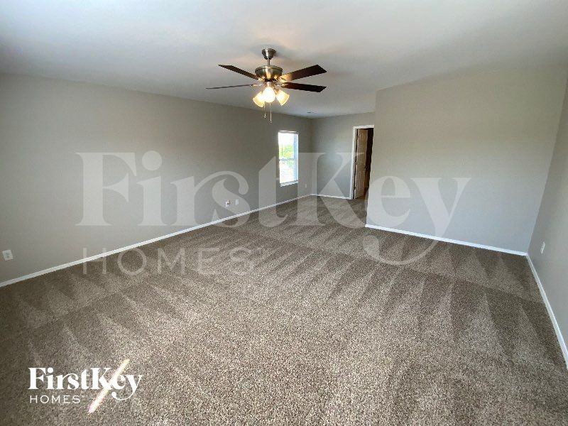 1640 Rustic Arch Way - Photo 5 of 10