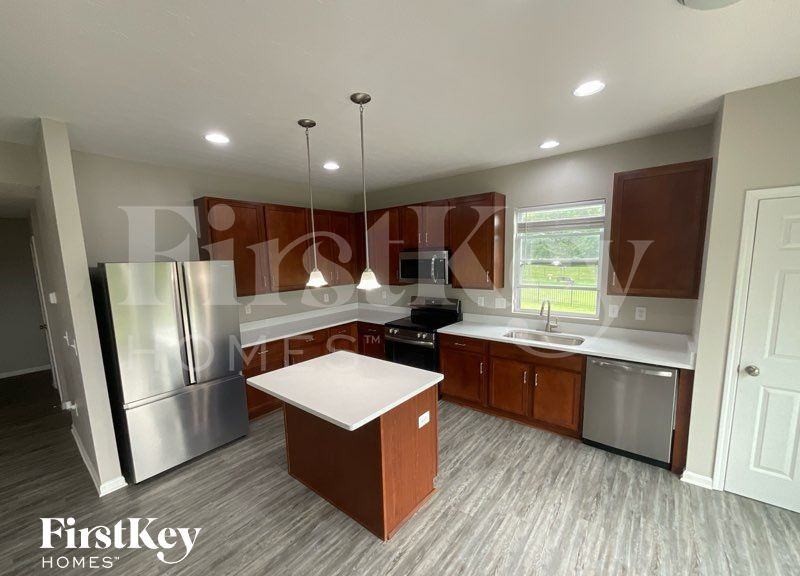 1624 Rosemore Ln - Photo 4 of 10