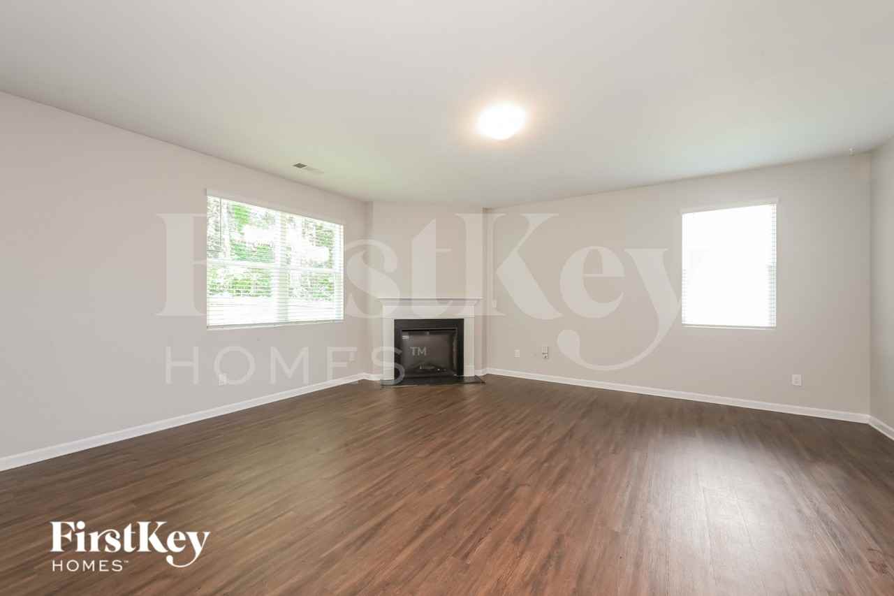 3186 Heritage Glen Dr - Photo 2 of 19