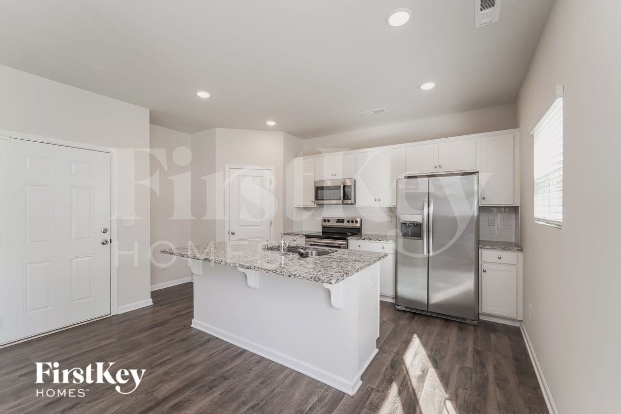 7326 Brawley Wood Ct - Photo 5 of 16