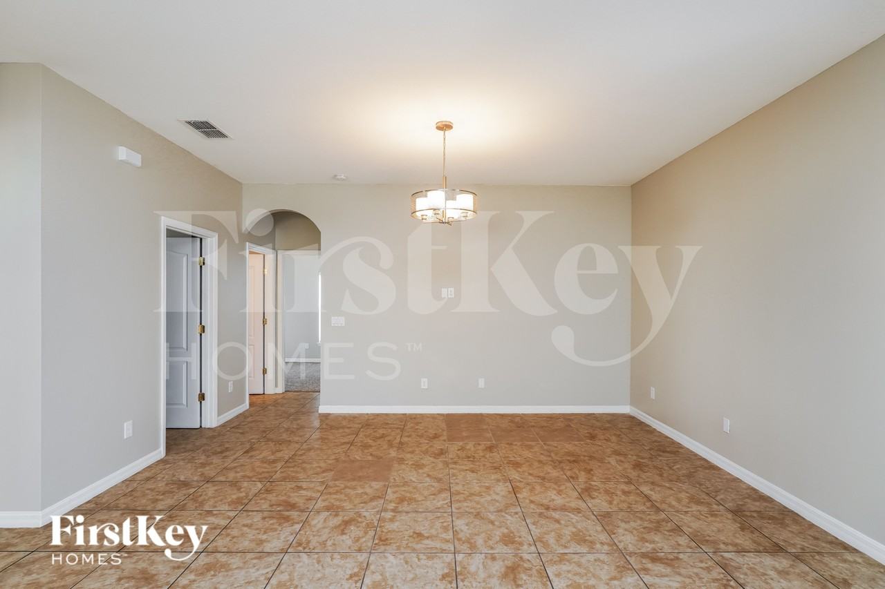 1823 Ribbon Falls Pkwy - Photo 2 of 16