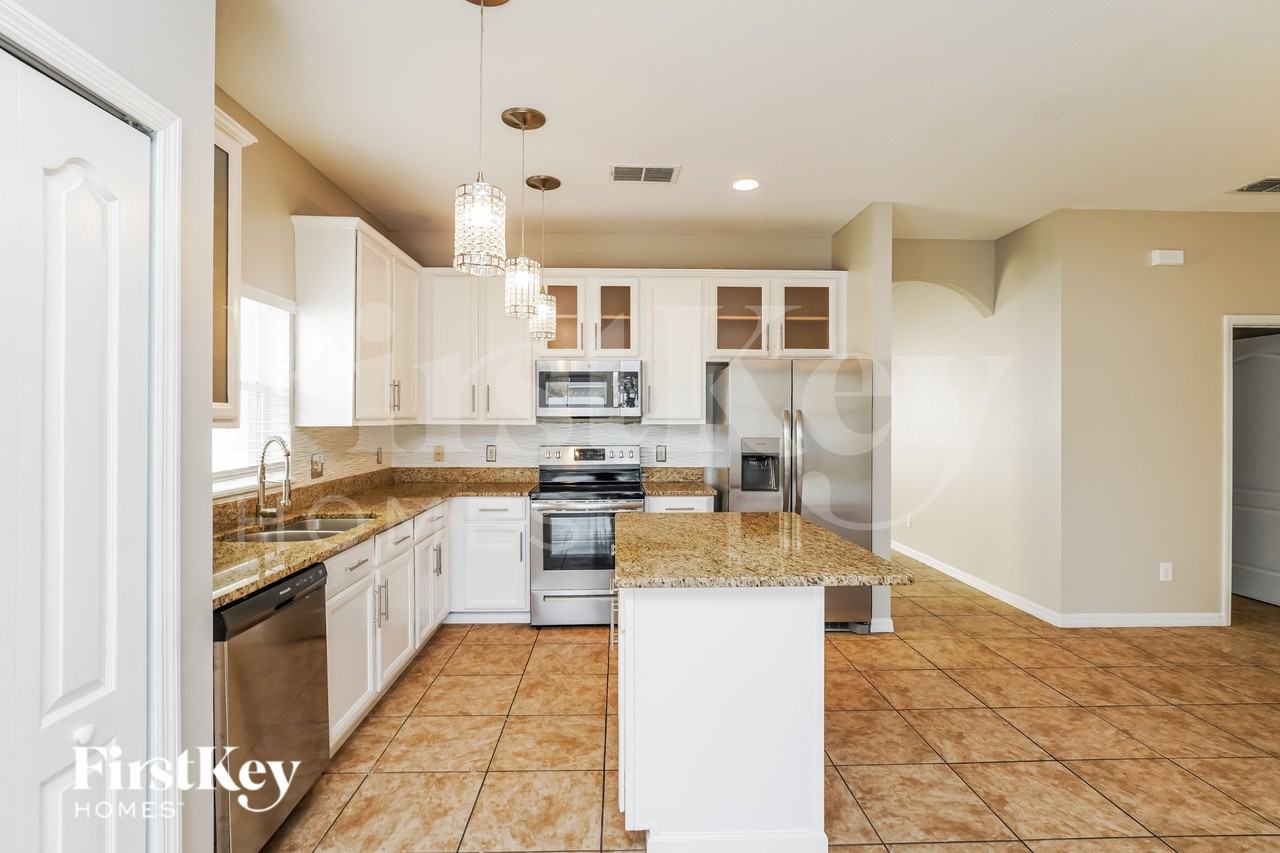 1823 Ribbon Falls Pkwy - Photo 5 of 16