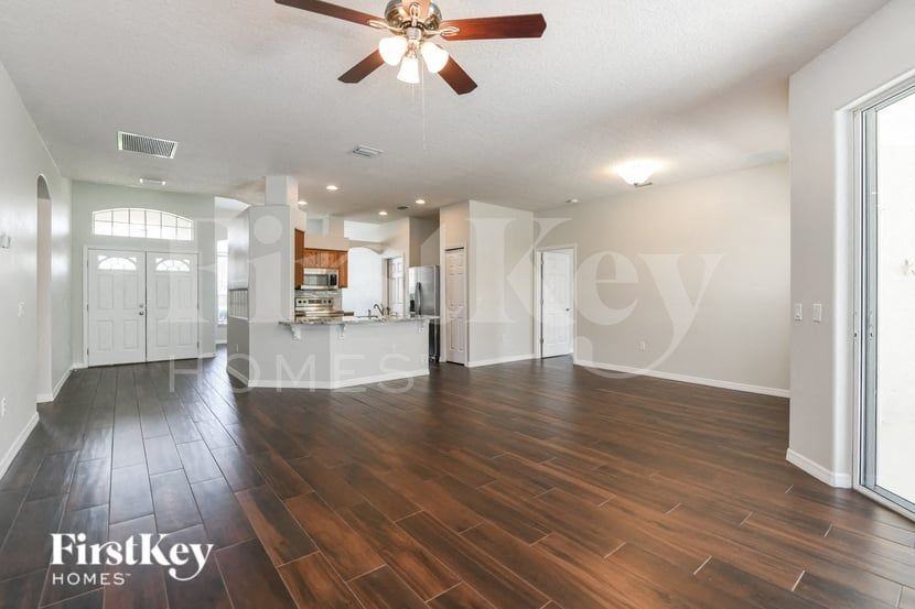 1722 Brassie Ct - Photo 4 of 15