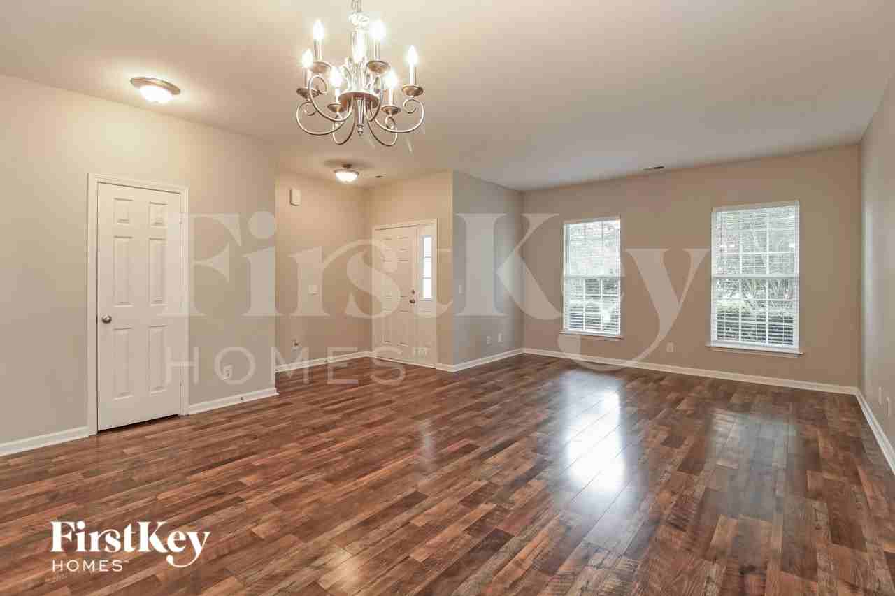 4707 Shady Oak Dr - Photo 5 of 18