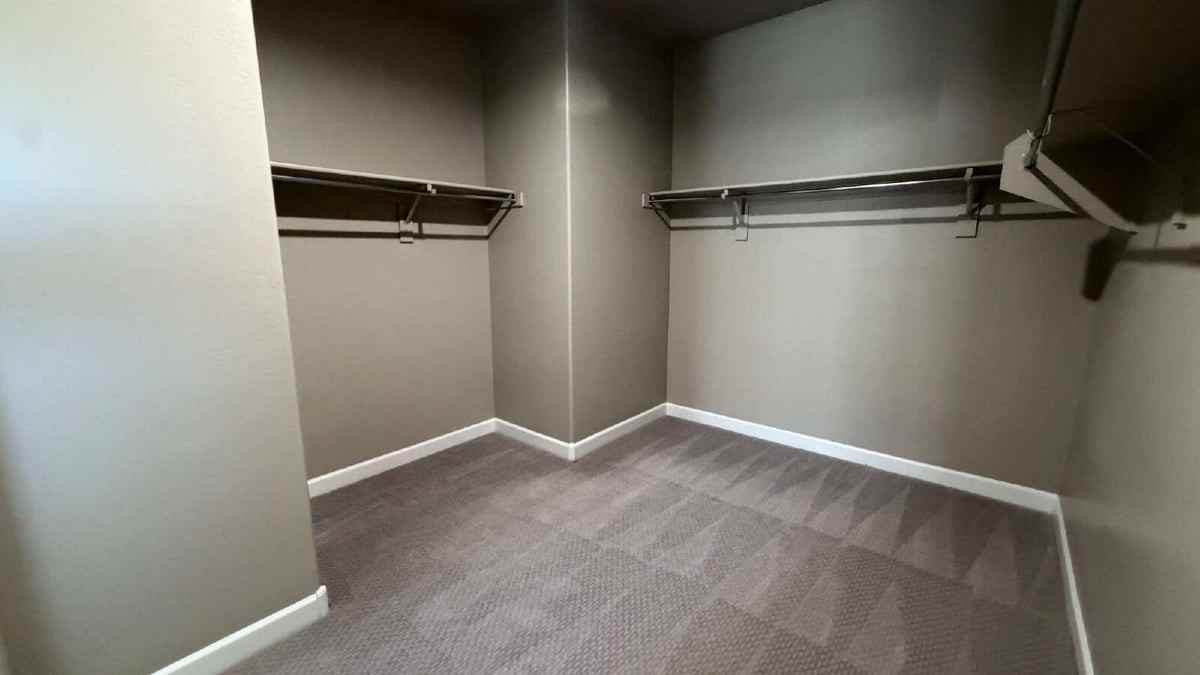 24240 W Verlea Dr - Photo 3 of 21