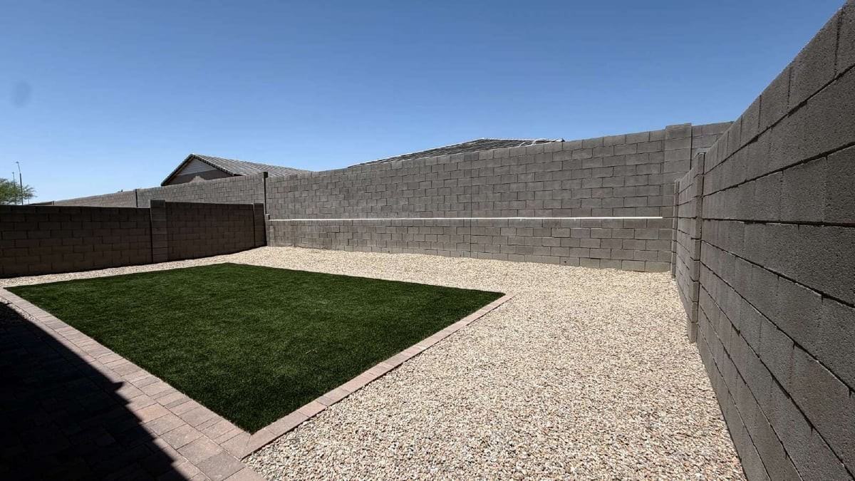 24240 W Verlea Dr - Photo 4 of 21