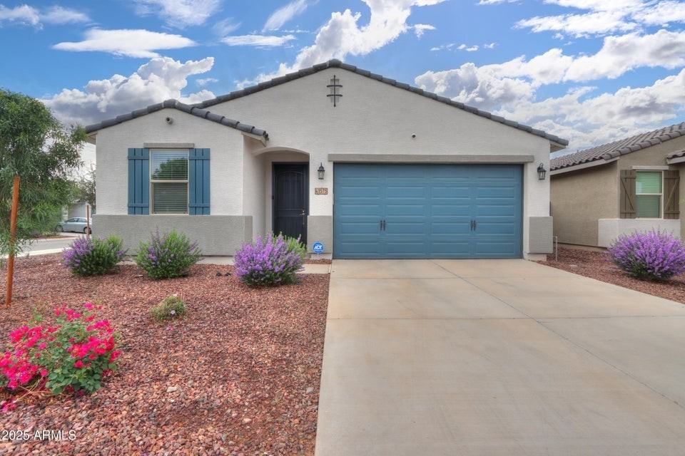 41575 W Saguaro Dr - Photo 2 of 18
