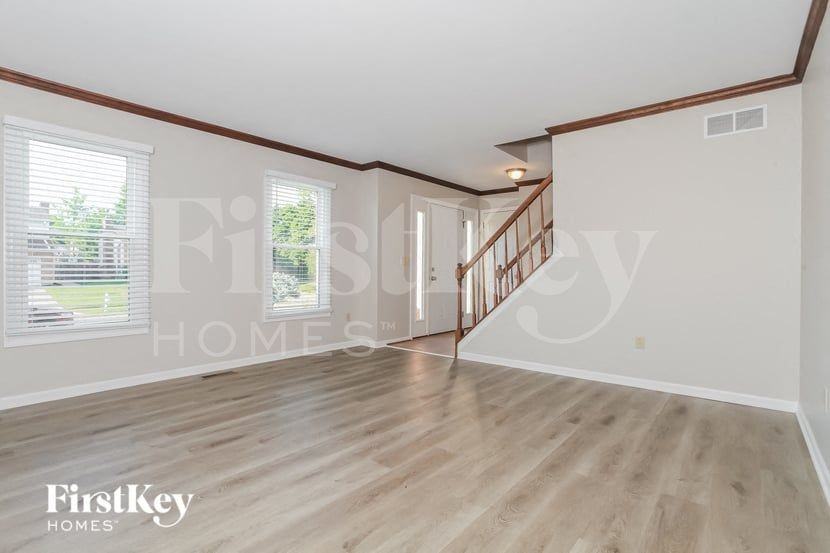 8635 Coran Dr - Photo 3 of 15