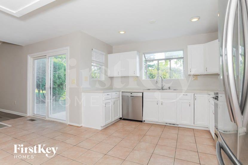 8635 Coran Dr - Photo 6 of 15