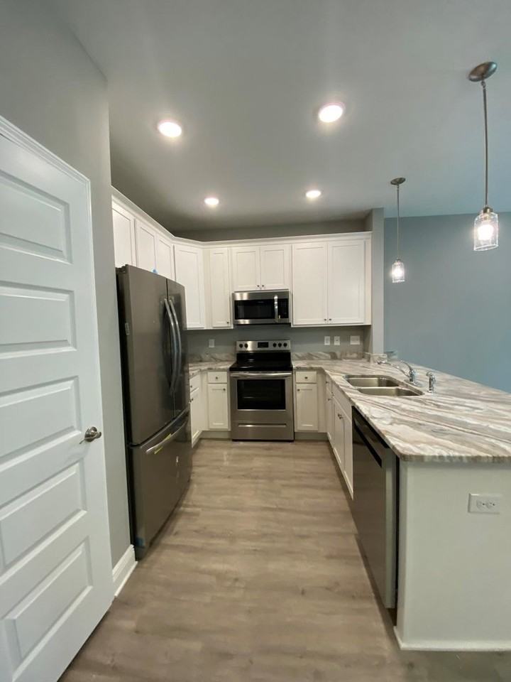 672 Denton Blvd Nw Unit 1 - Photo 3 of 13