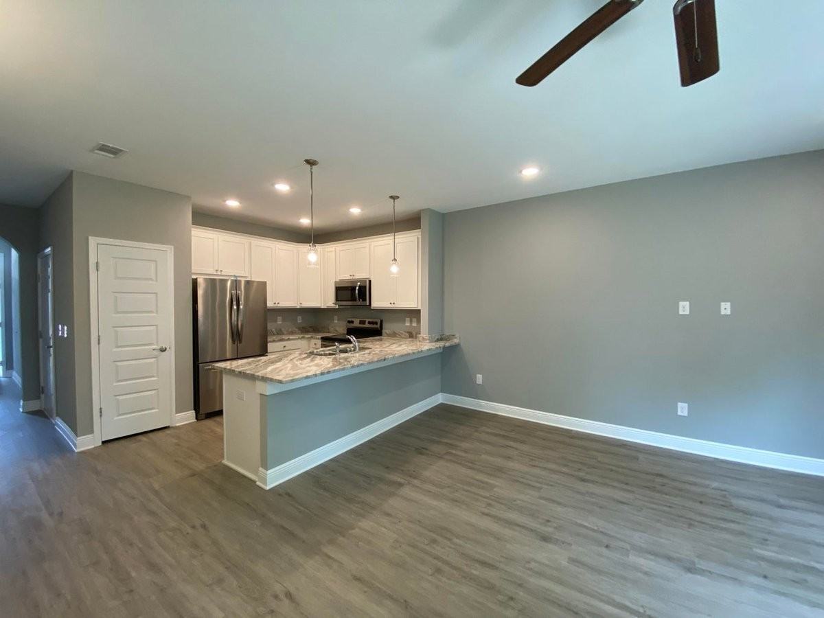 672 Denton Blvd Nw Unit 1 - Photo 4 of 13