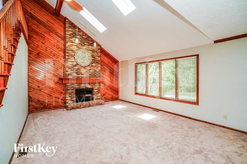 8543 Appleridge Cir - Photo 2 of 15