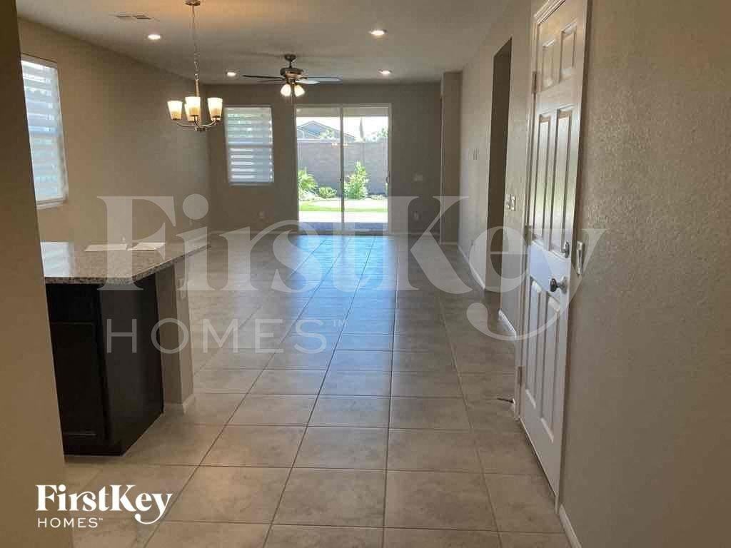 1509 Deep Valley Ave - Photo 3 of 18
