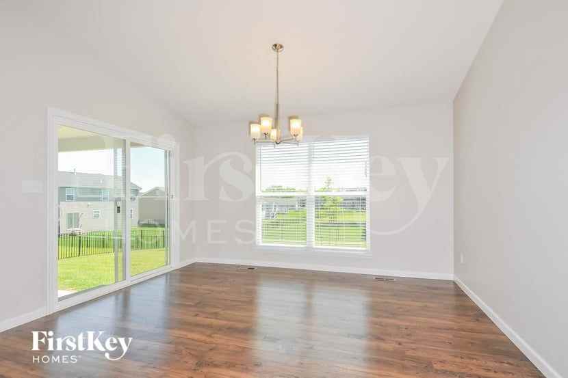 404 Cozy Pines Dr - Photo 5 of 15