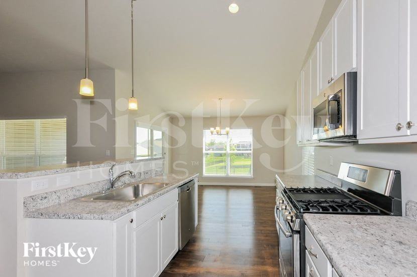 404 Cozy Pines Dr - Photo 6 of 15