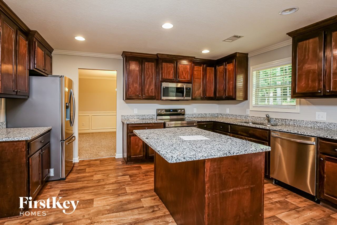 611 Peachtree Rd - Photo 5 of 15