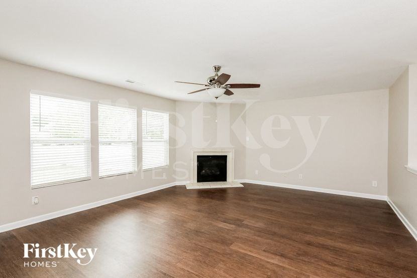1434 Waterlily Ln - Photo 2 of 15