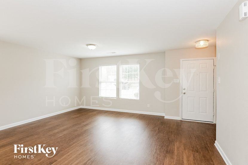 1434 Waterlily Ln - Photo 3 of 15