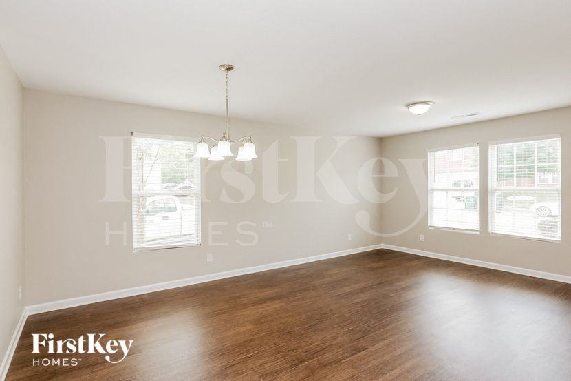 1434 Waterlily Ln - Photo 5 of 15