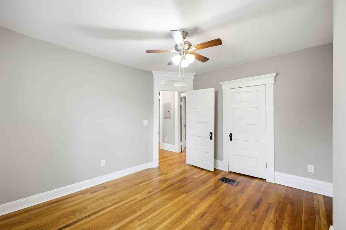 342 Taylor Ave - Photo 4 of 26