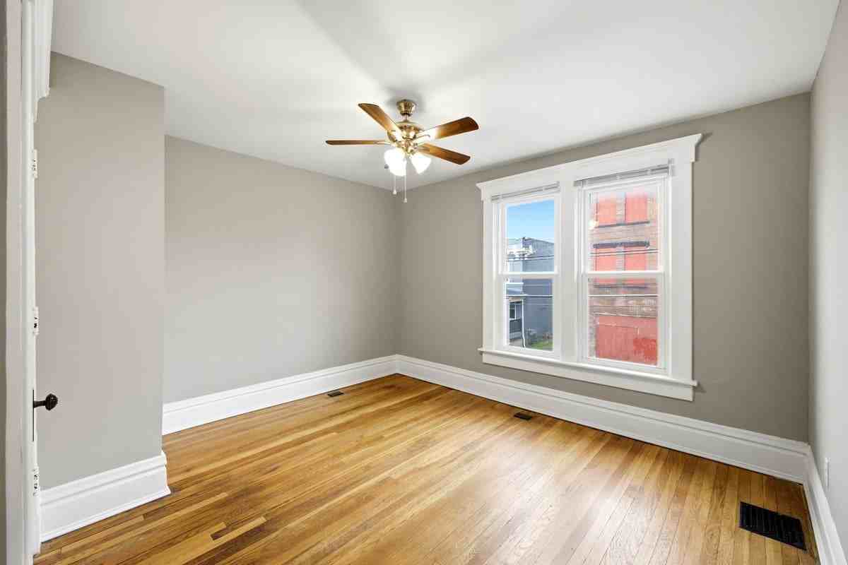 342 Taylor Ave - Photo 6 of 26