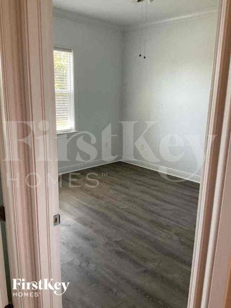 3910 Ne 19th Pl - Photo 4 of 12
