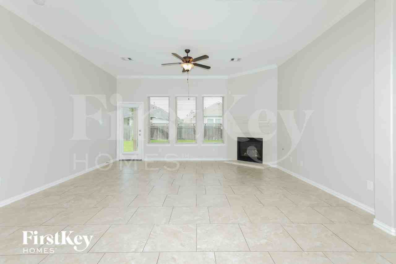 119 Del Carmen Dr - Photo 2 of 19