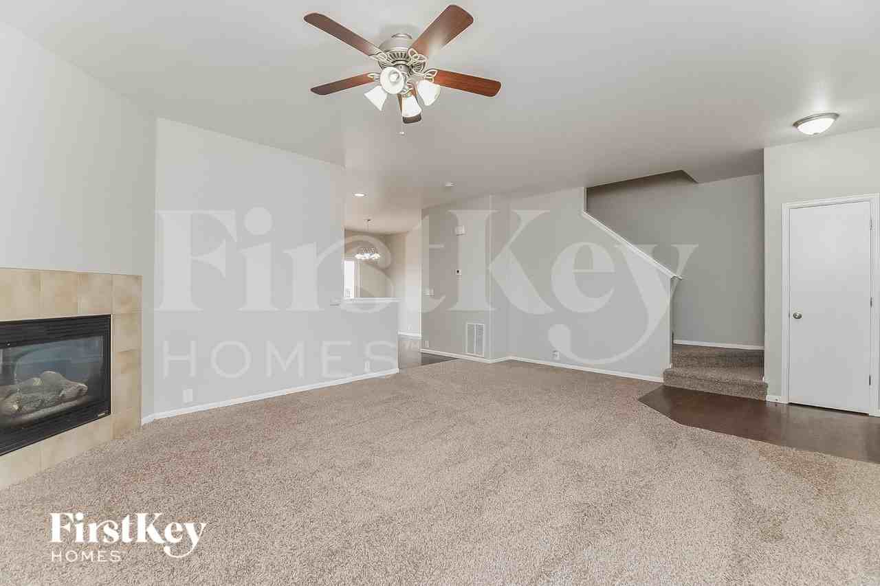 9314 Prairie Dunes Rd - Photo 4 of 18