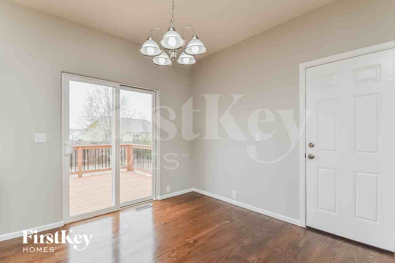 9314 Prairie Dunes Rd - Photo 5 of 18