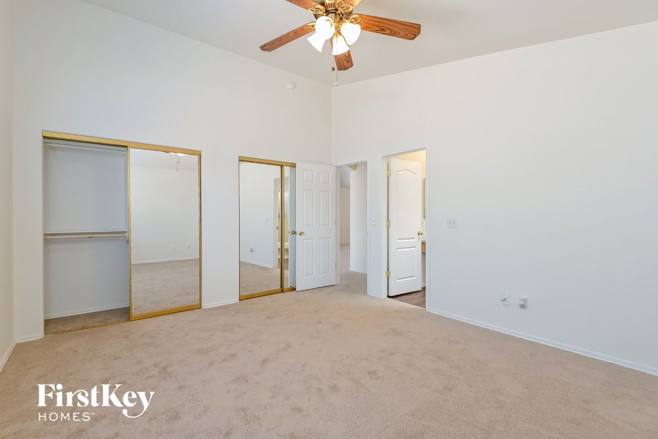3114 S Vaughn Dr - Photo 7 of 15