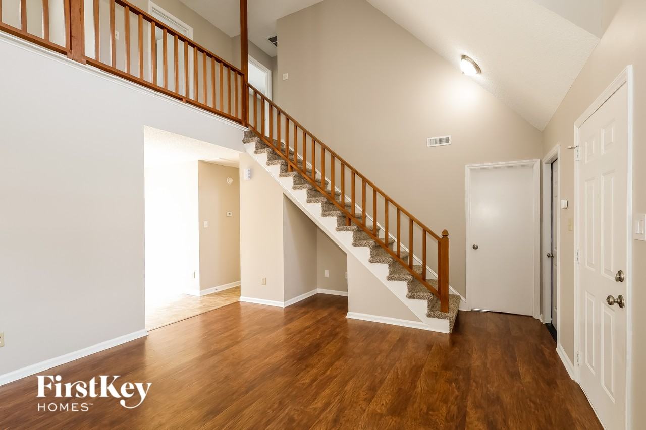 8116 Maxwelton Dr - Photo 3 of 15