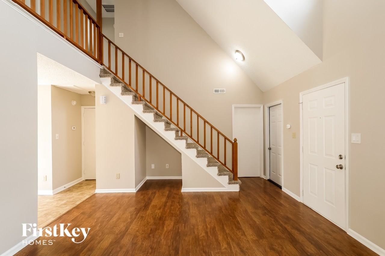 8116 Maxwelton Dr - Photo 4 of 15