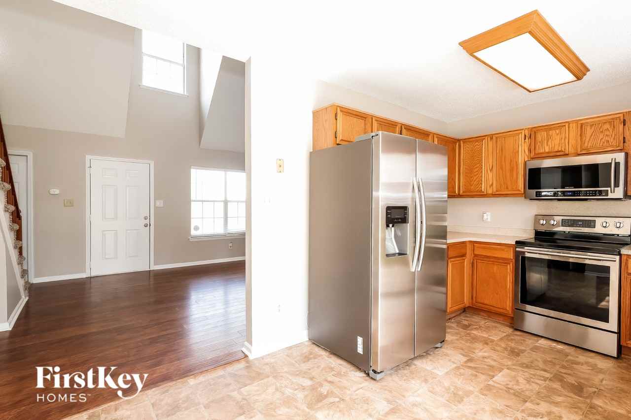 8116 Maxwelton Dr - Photo 5 of 15