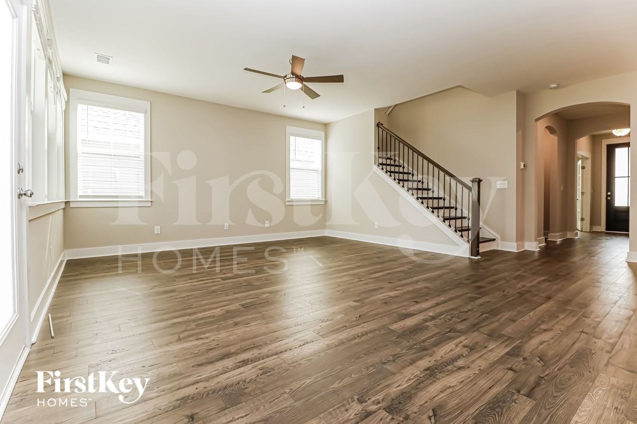 301 Citation Way - Photo 3 of 15