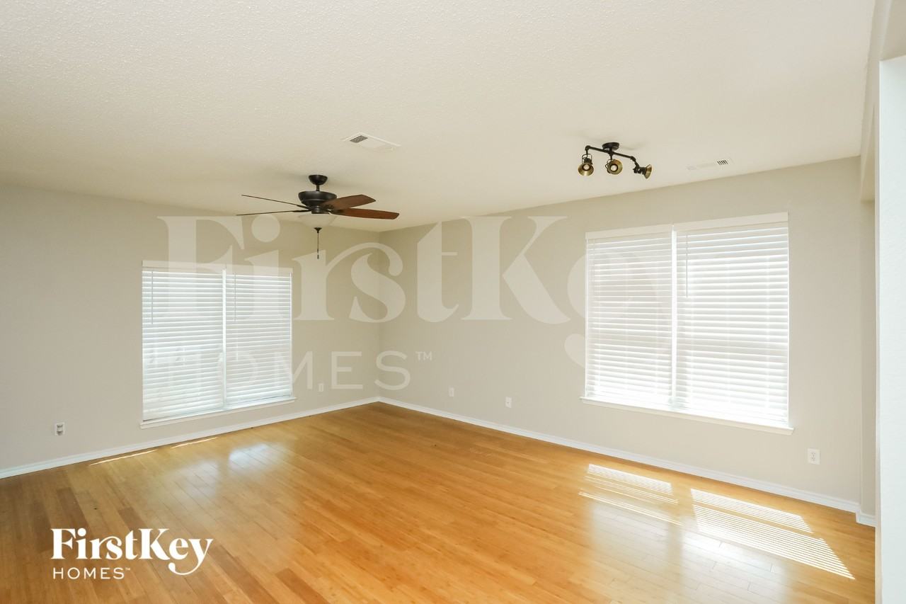 2137 San Simeon Dr - Photo 3 of 15