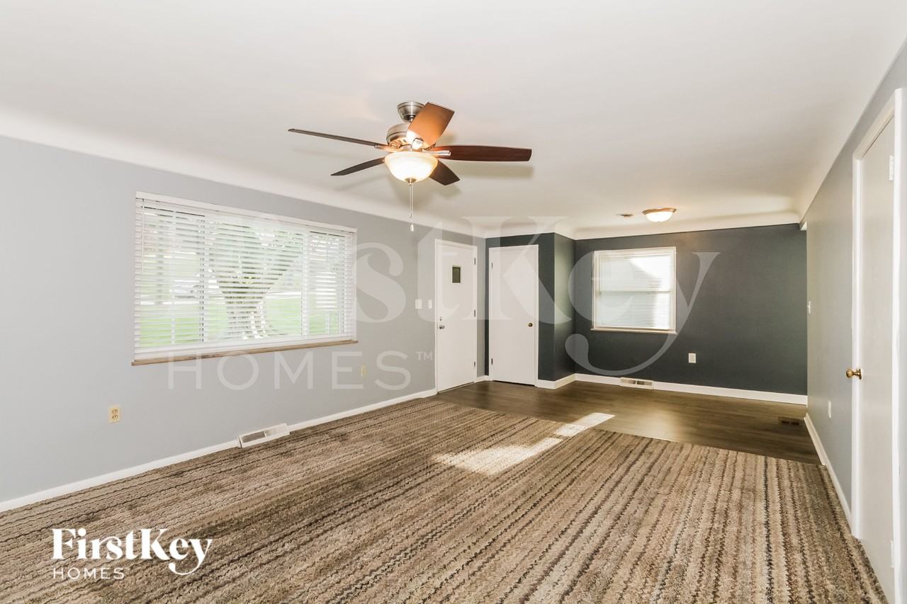 280 Genoma Dr - Photo 3 of 16