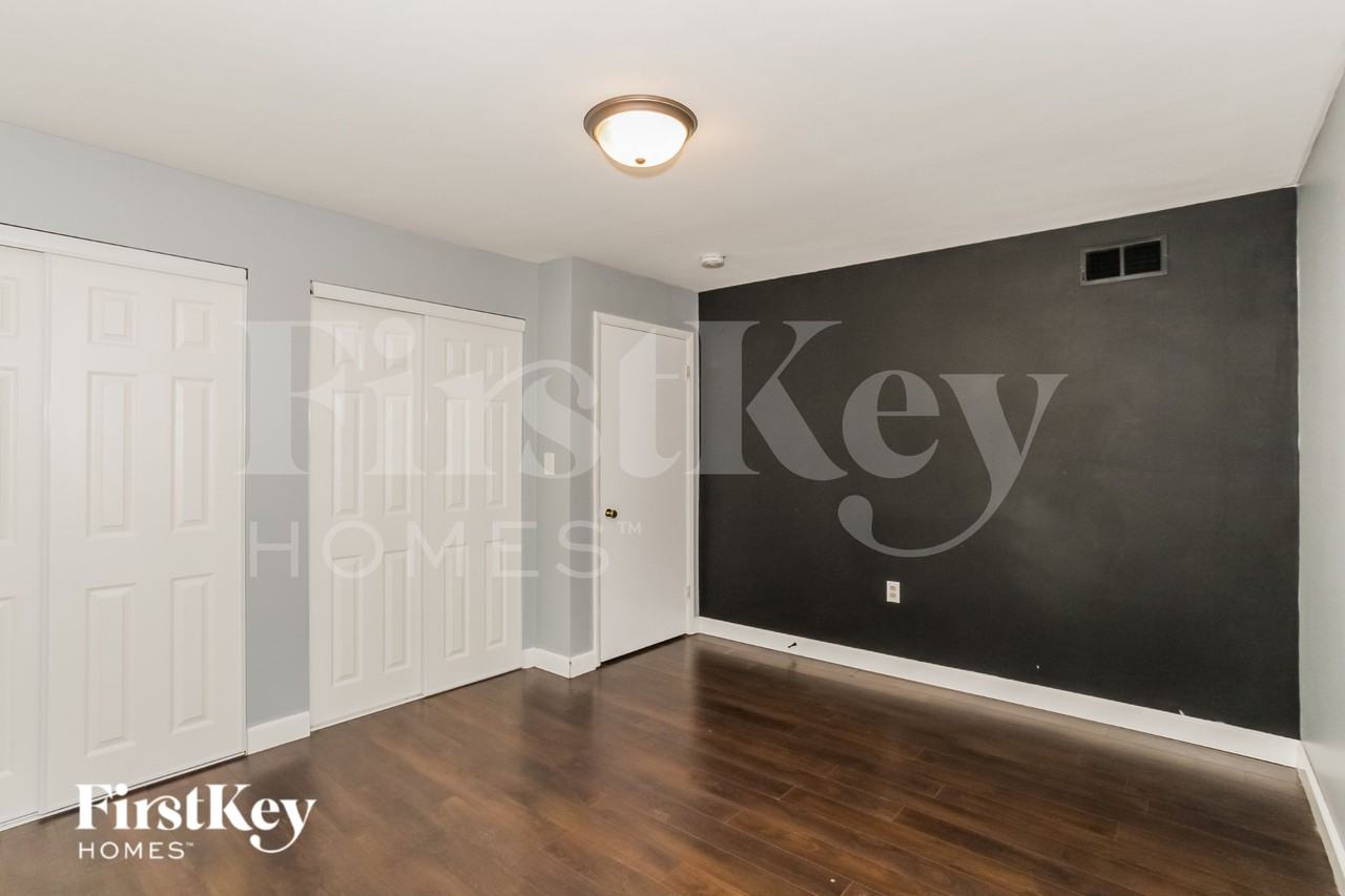 280 Genoma Dr - Photo 7 of 16