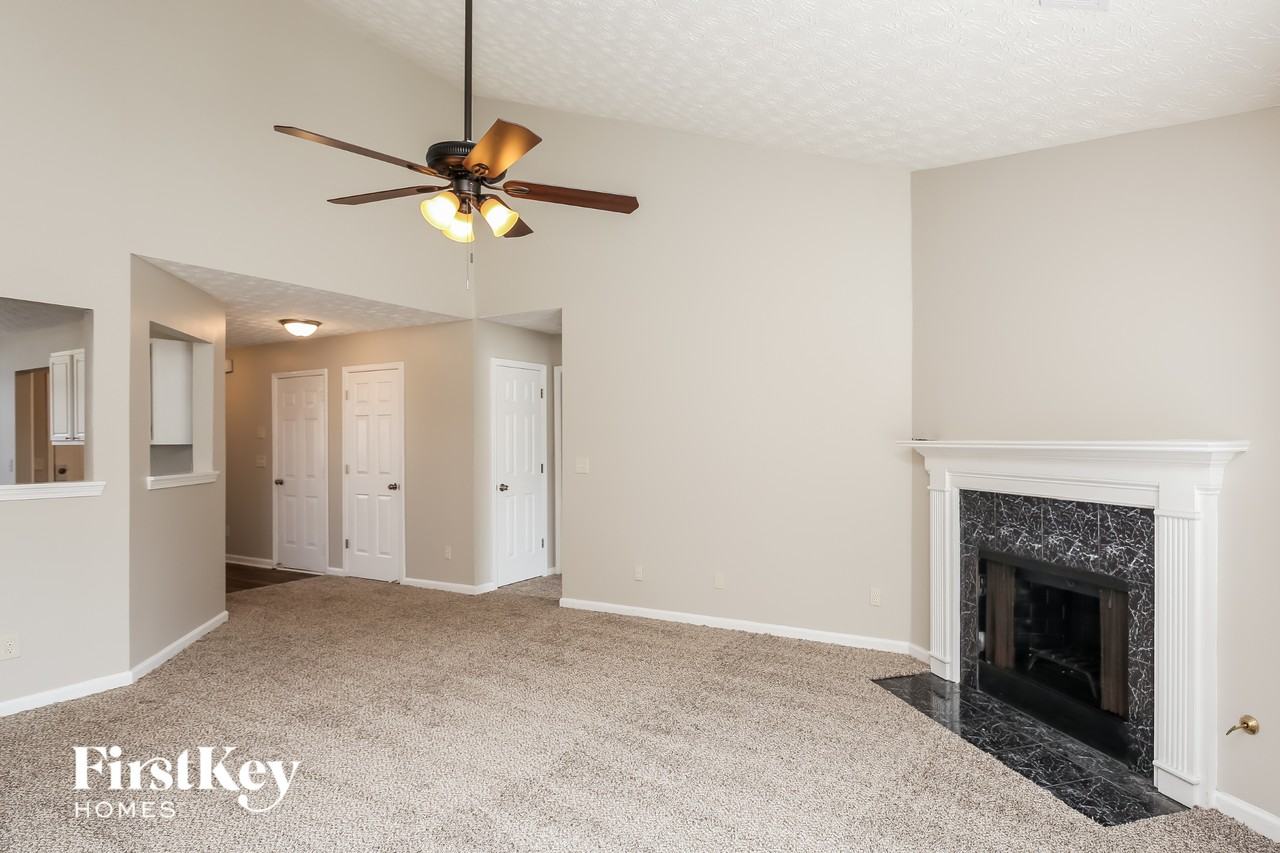 445 Windsor Brook Ln - Photo 2 of 15