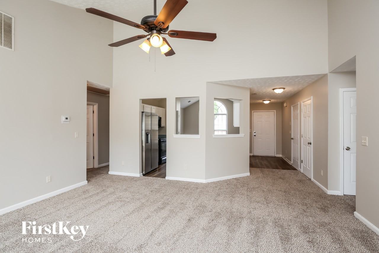 445 Windsor Brook Ln - Photo 3 of 15