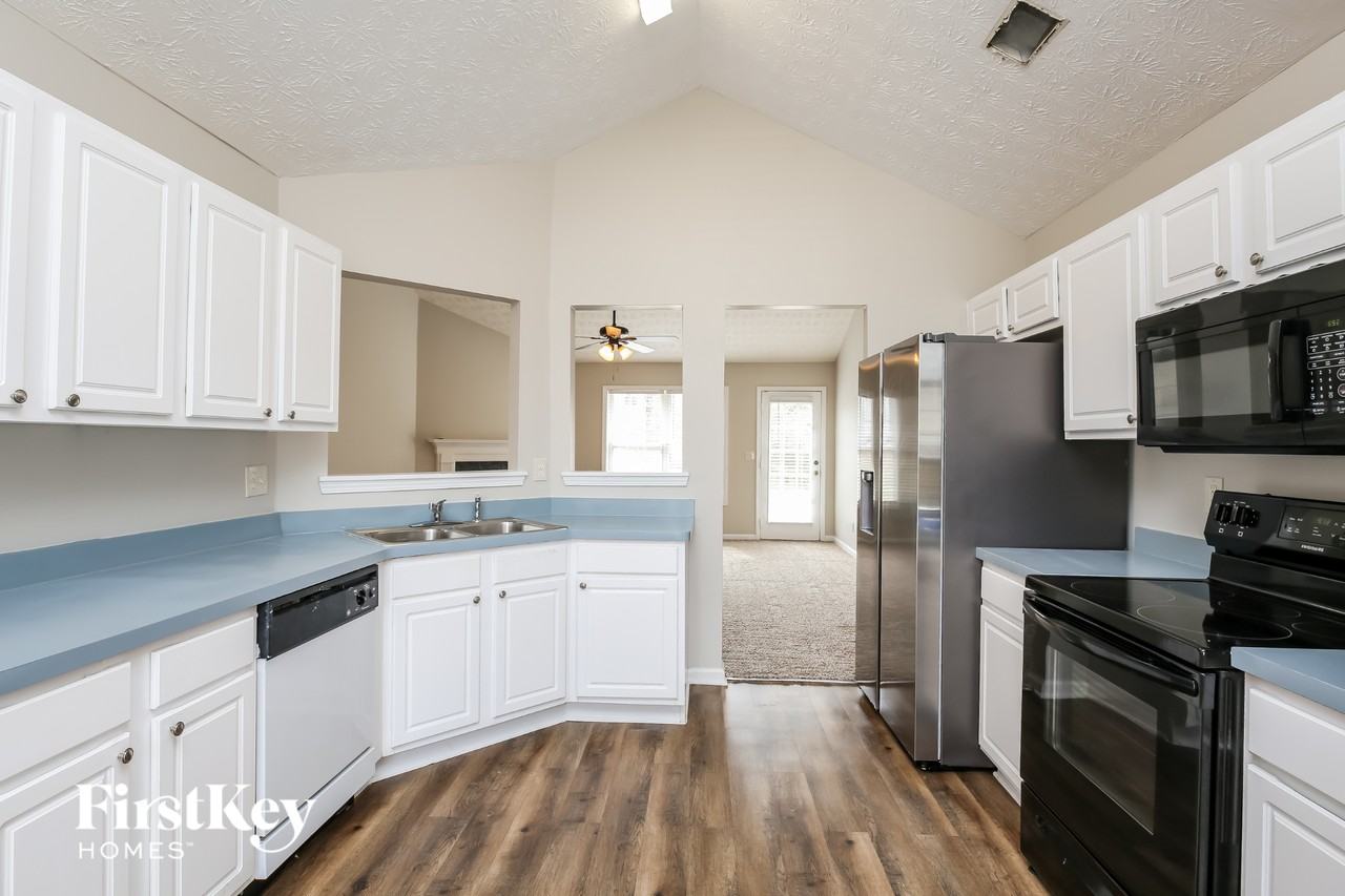 445 Windsor Brook Ln - Photo 6 of 15