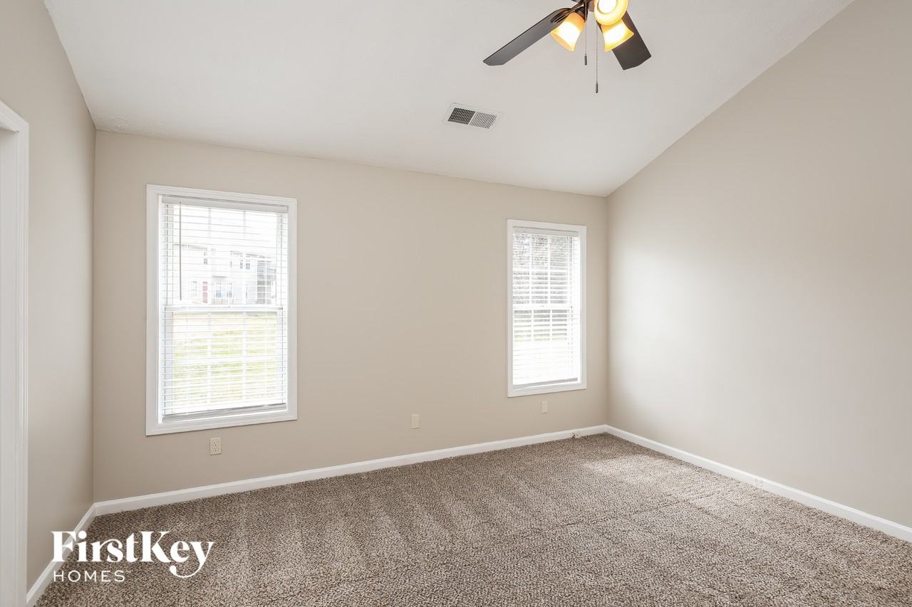 445 Windsor Brook Ln - Photo 7 of 15