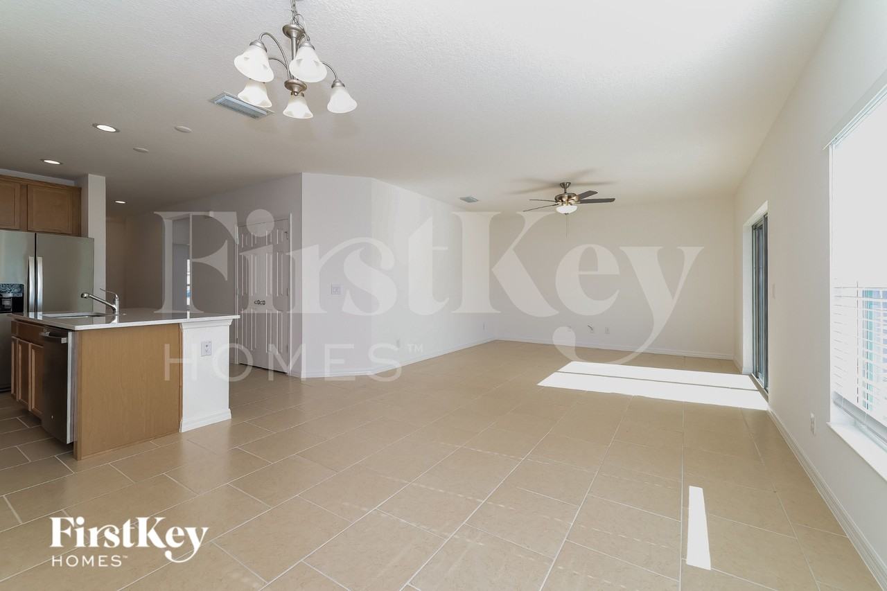 705 Fiddlesticks Dr - Photo 5 of 19