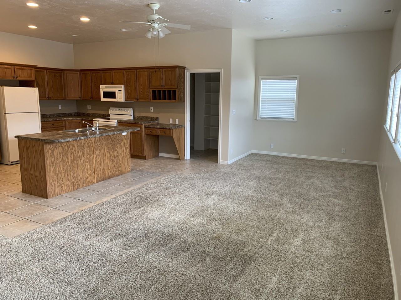 8175 S Old Coventry Cir - Photo 6 of 29