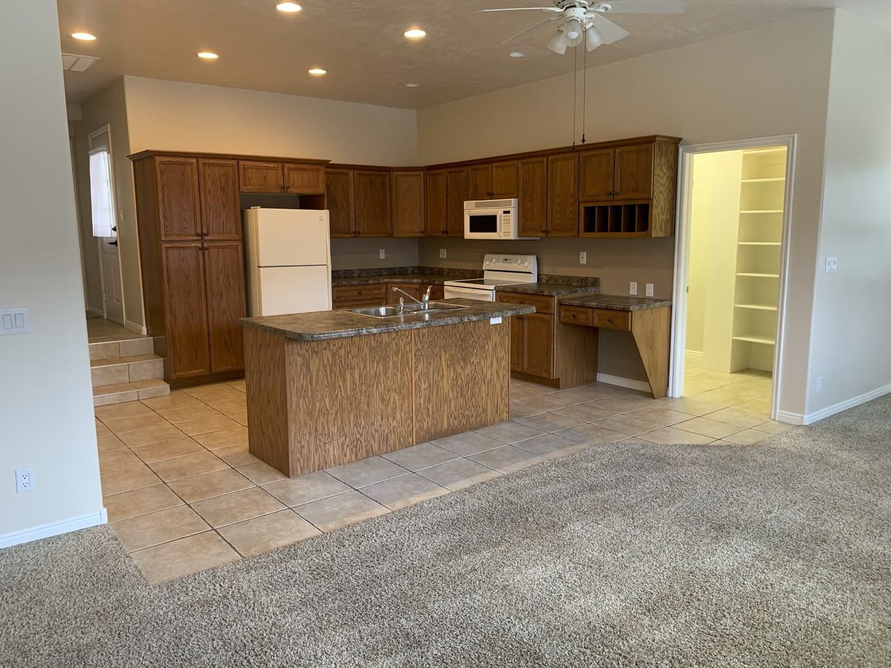 8175 S Old Coventry Cir - Photo 7 of 29