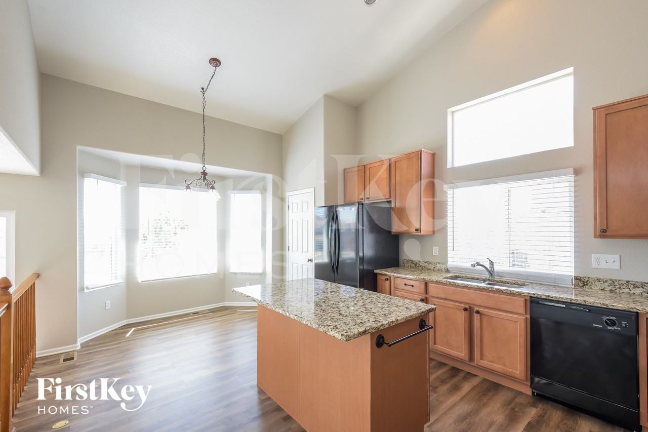 15882 E 107th Ave - Photo 5 of 15