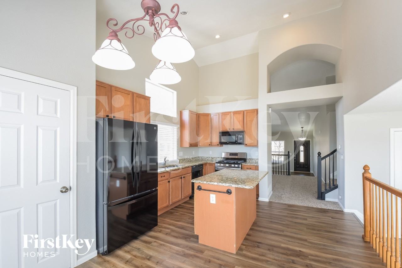 15882 E 107th Ave - Photo 6 of 15