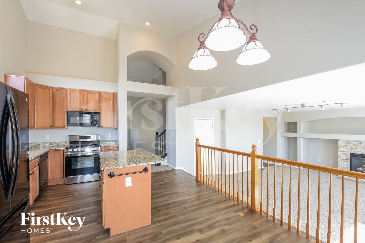 15882 E 107th Ave - Photo 7 of 15