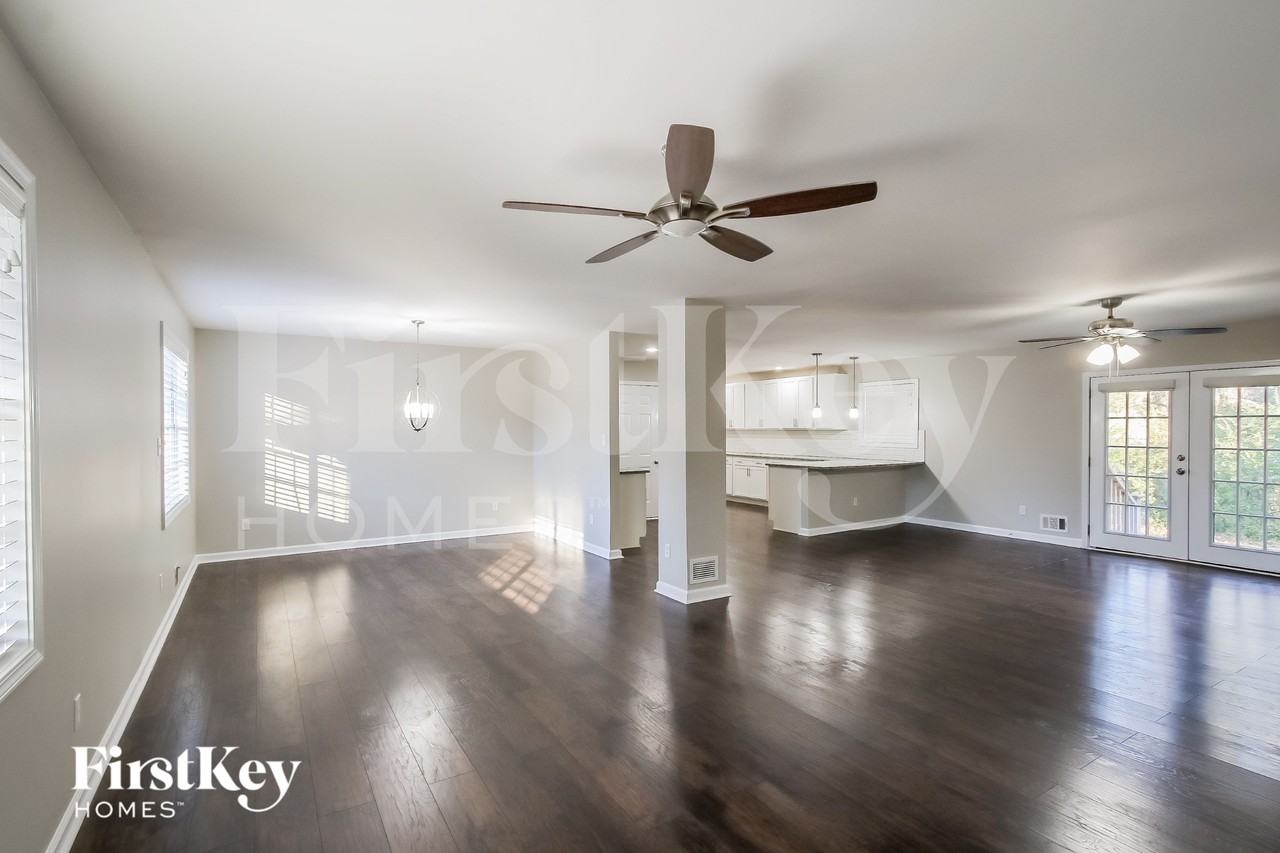 61 Vanya Ln Se - Photo 5 of 15